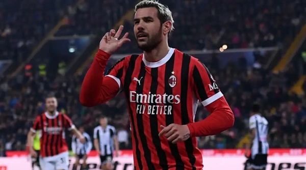 Real muốn đưa Theo Hernandez trở lại giữa lúc AC Milan bế tắc gia hạn