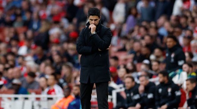Arteta kêu gọi Arsenal biến giận dữ thành sức mạnh trước PSG