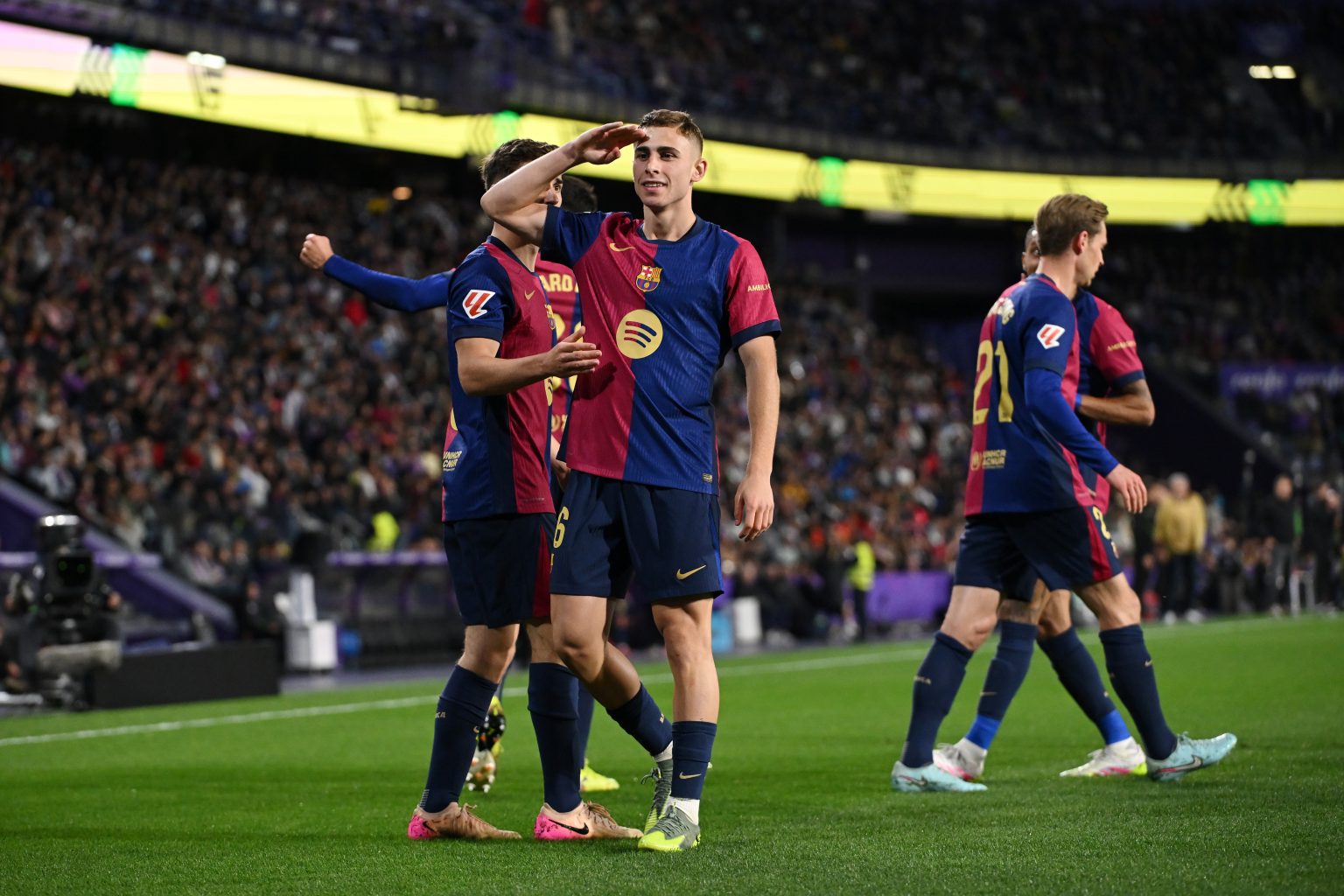 Chấm điểm Barcelona 2-1 Valladolid: Lopez tỏa sáng, hàng công khẳng định giá trị