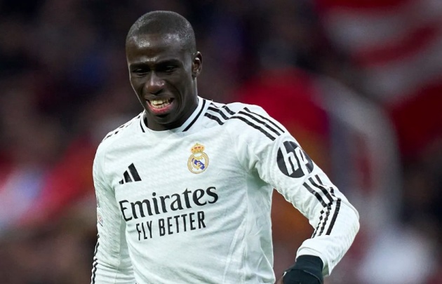 Real 'bật đèn xanh' để Ferland Mendy rời đi
