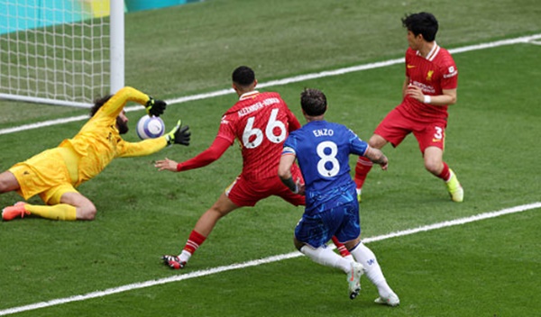 Neville: ''Đó đơn giản là 1 bàn thắng đẹp của Chelsea''