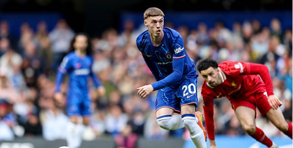 ''Cole Palmer đã khiến hàng tiền vệ Liverpool hoàn toàn khốn đốn''