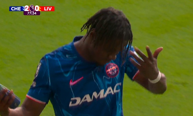 CĐV Liverpool chế giễu Romeo Lavia