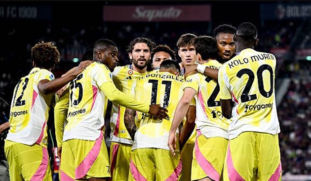 Bologna và Juventus khiến cuộc đua top 4 Serie A thêm căng thẳng