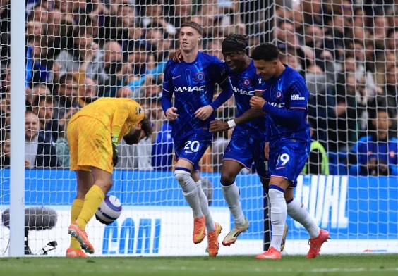 Neville gọi tên "cầu thủ hay nhất trận" trong chiến thắng của Chelsea trước Liverpool