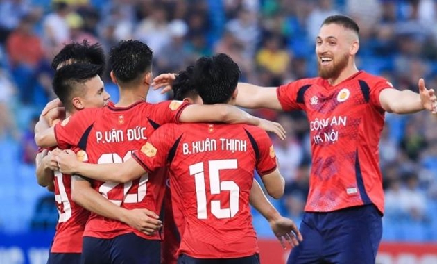 Quang Vinh lập công, Công an Hà Nội dễ dàng đè bẹp Quảng Nam