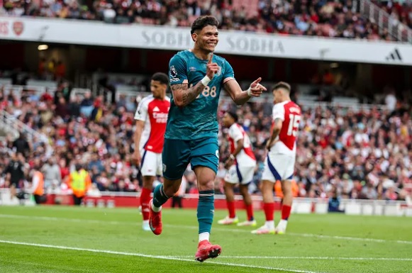 "Nếu đưa Evanilson vào đội hình Arsenal, cậu ấy có thể cạnh tranh giành Chiếc Giày Vàng"