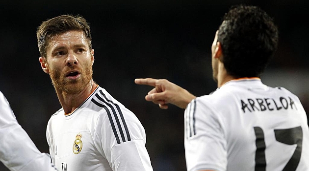 Xabi Alonso và Alvaro Arbeloa: Đỗi chỗ giữa Bayer Leverkusen và Real Madrid
