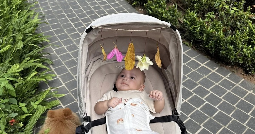 Vợ Đặng Văn Lâm làm đồ chơi cực "độc" cho con trai