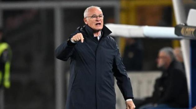 Chỉ một đội duy nhất mạnh hơn AS Roma của Ranieri