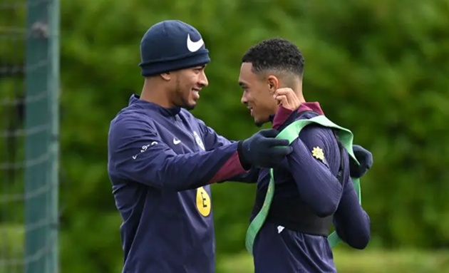 Bellingham – "Người môi giới ngầm" đưa Alexander-Arnold tới Real Madrid?