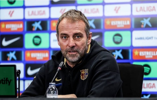 Hansi Flick than phiền về trọng tài sau thất bại của Barcelona