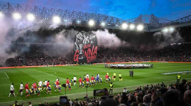 MU hâm nóng trận đại chiến Bilbao bằng tifo hoành tráng tại Old Trafford