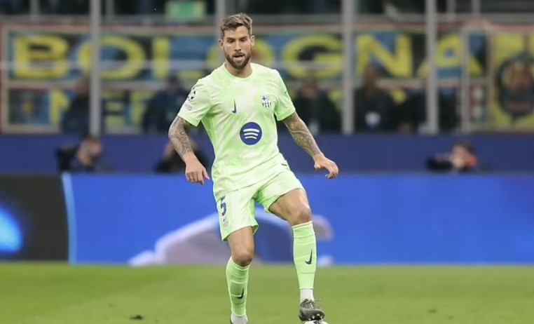 Inigo Martinez lên tiếng về hành vi gây hấn với Acerbi khi Barca thua Inter