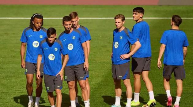 5 ngôi sao Barcelona bất chấp ngày nghỉ để tham gia buổi tập sau thất bại trước Inter