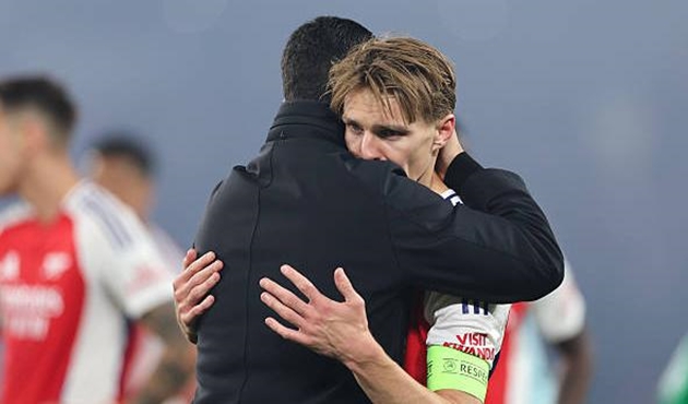 Thua PSG, nhiều cầu thủ Arsenal khóc trong phòng thay đồ