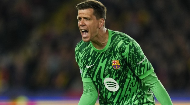 Szczesny lên tiếng về pha vào bóng của Cubarsi với Martinez