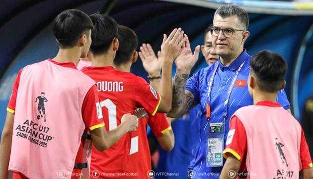 HLV Cristiano Roland triệu tập 30 cầu thủ U16 Việt Nam dự Giải U16 CFA Team China 2025