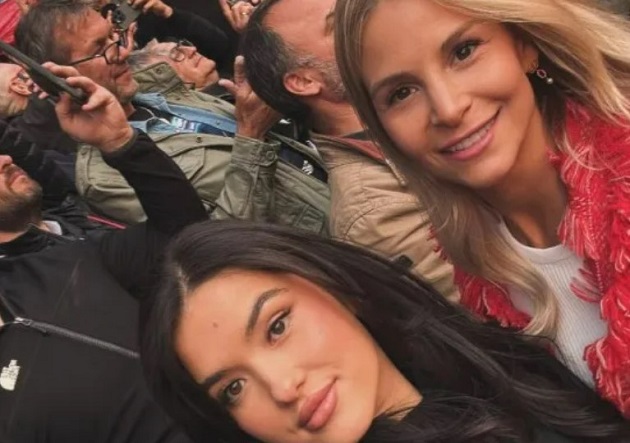 Các nàng WAGs Arsenal khoe khoảnh khắc thư giãn tại Paris