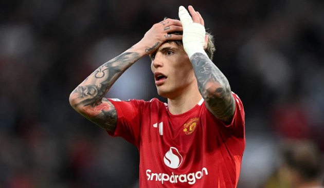 Fan MU "điểm mặt" hai ngôi sao không xứng đá chính chung kết Europa League