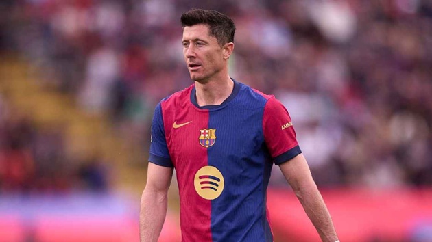 Flick không cho Lewandowski đá chính trong trận El Clasico với Real Madrid