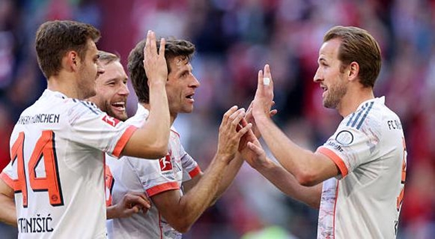 Kane tỏa sáng, Bayern thắng thuyết phục Gladbach