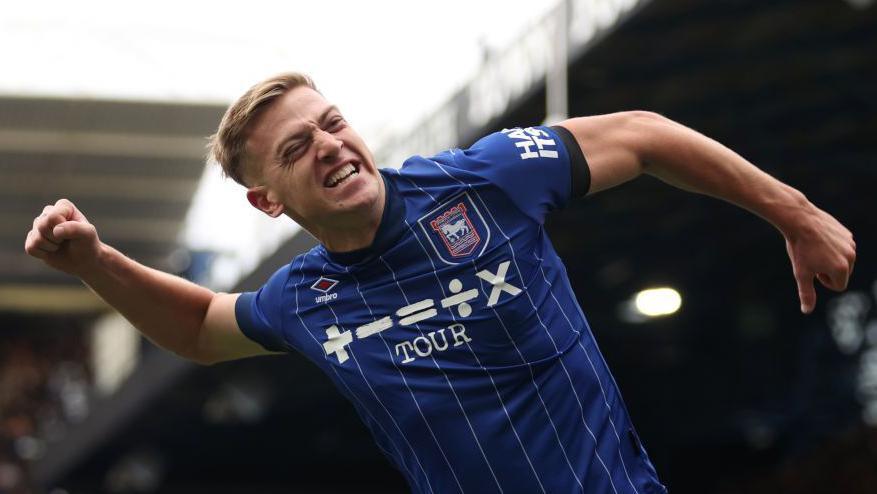 Những cầu thủ nhận thẻ vàng nhiều nhất Premier League 2024/25