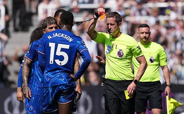 Sai lầm của Jackson nhấn chìm Chelsea tại St. James' Park