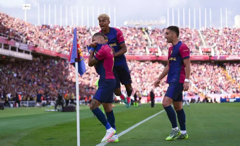 Sao Barca phá kỷ lục 10 năm của El Clasico