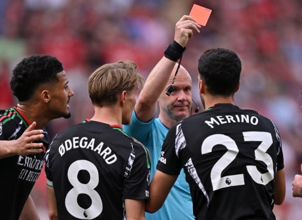 Mikel Merino: Từ người hùng đến tội đồ, thẻ đỏ định đoạt trận đấu