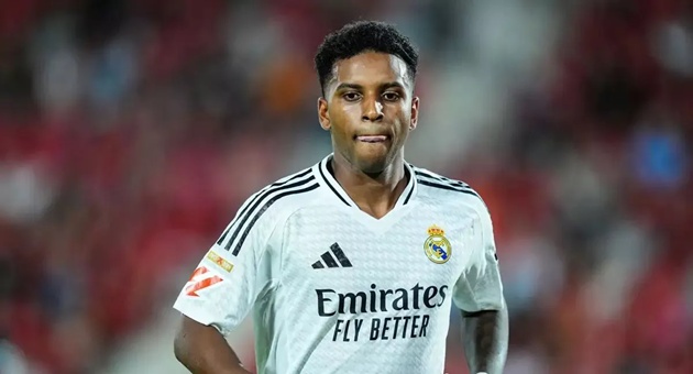 Ancelotti lý giải việc để Rodrygo dự bị, xác nhận chấn thương của Vinicius