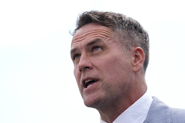 Michael Owen nói rõ lý do Alexander-Arnold bị la ó ở Anfield