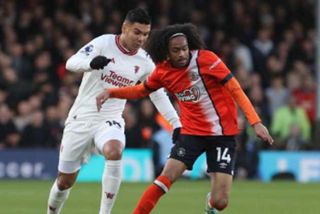Ảnh minh họa cho bài viết về Thương vụ khiến MU đau đầu hơn cả việc mua Casemiro từ Real Madrid