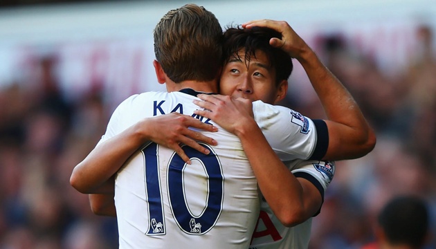 Hành động ấm áp Harry Kane dành cho Son Heung-min sau chức vô địch Bundesliga