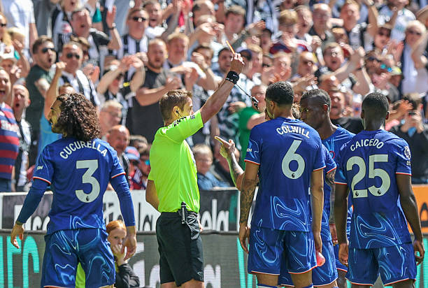 Romeo Lavia nhận lỗi, Nicolas Jackson im lặng: Hai thái cực ở Chelsea