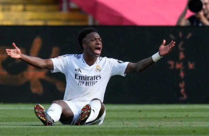 Tương lai của Vinicius tại Real Madrid vẫn mờ mịt, đàm phán chưa hoàn tất