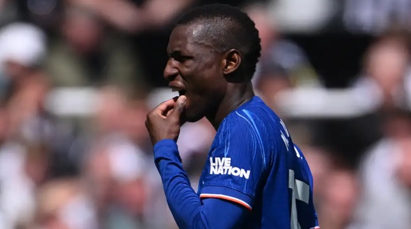 Tương lai Jackson tại Chelsea bị đặt dấu hỏi trước mùa hè