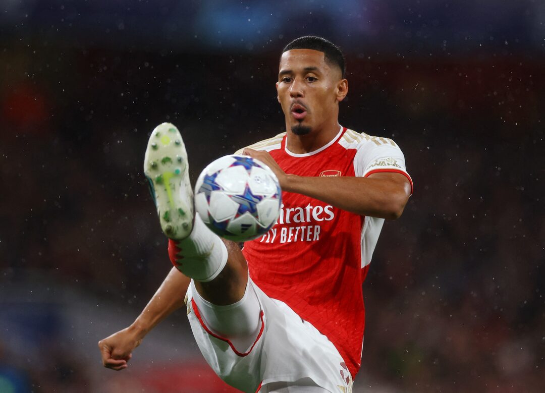 Arsenal phá vỡ giới hạn lương để giữ Saka và Saliba