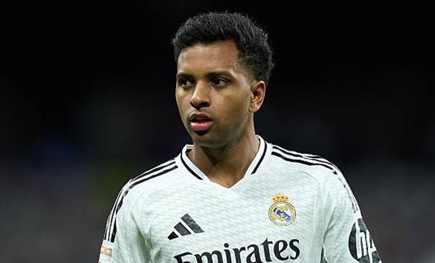 Chuyển nhượng tối 15/5: Real tính bán Rodrygo; Liverpool sắp "chốt" Frimpong