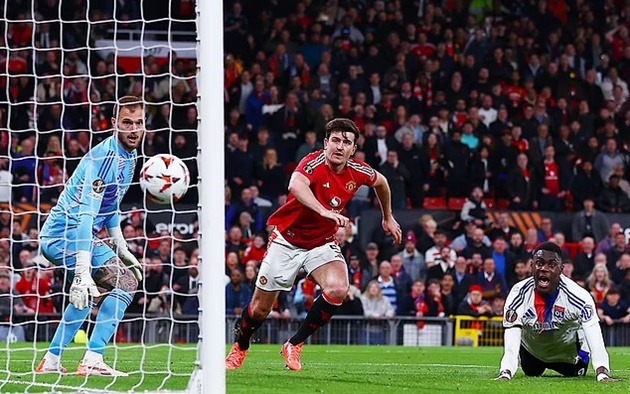 Maguire là người hùng của Man Utd