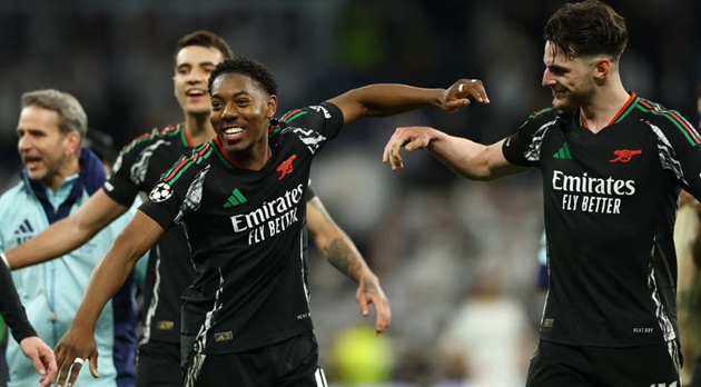 Sao trẻ Arsenal khiến tất cả trầm trồ.