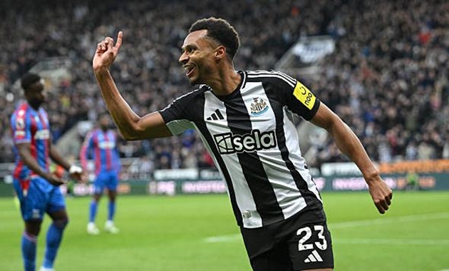 Jacob Murphy gây ấn tượng trong màu áo Newcastle United.