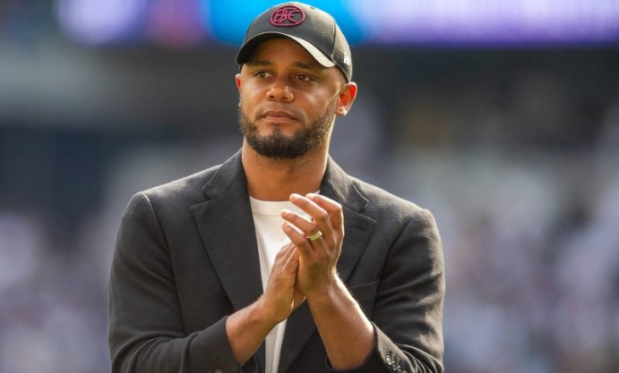 Kompany đối mặt áp lực.
