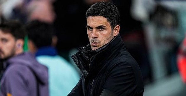 Mikel Arteta thừa nhận thẻ đỏ và những chấn thương gây khó khăn cho Arsenal.
