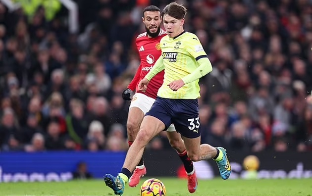 Dibling đã có 33 lần ra sân cho đội cuối bảng của Premier League