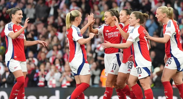 Đội nữ Arsenal cũng đã vào bán kết Champions League.