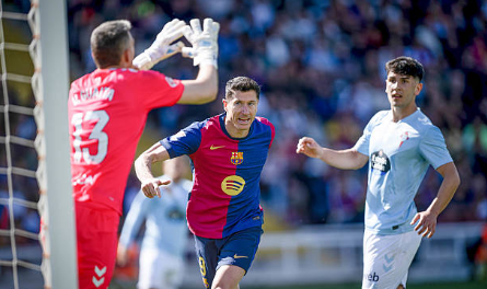 Chiến thắng giúp Barca củng cố ngôi đầu.