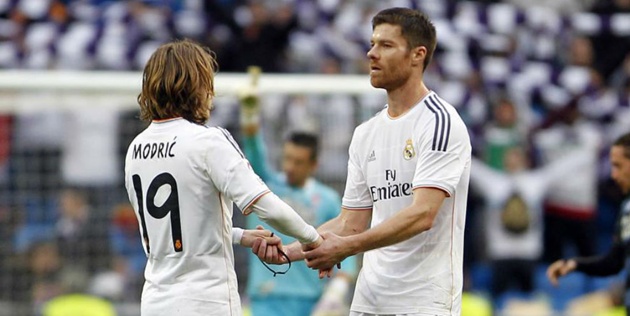 Modric là đồng đội của Alonso tại Real