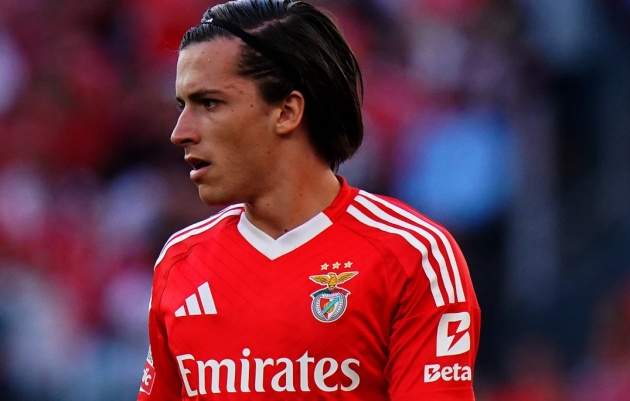 Alvaro Carreras trong màu áo Benfica.