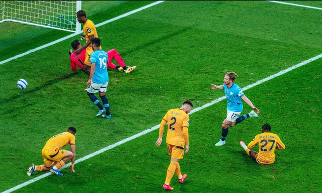 De Bruyne tỏa sáng giúp Man City tiếp tục nuôi hy vọng giành vé dự Champions League mùa sau.